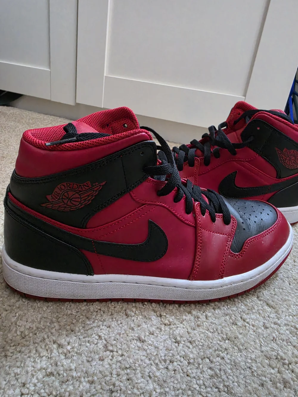 Air Jordan 1 Mids High tops Mens Size 10, retro look, basketball, athletic shoe